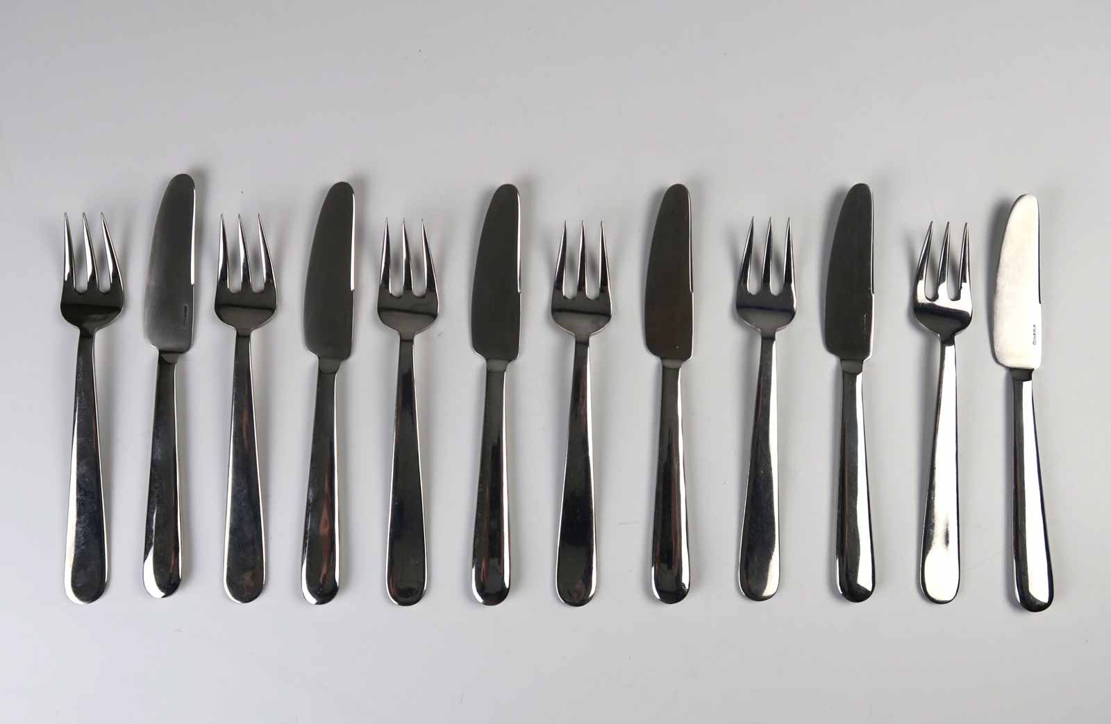 Sada dětských nerezových příborů v kazetě  - Ladislav Sutnar