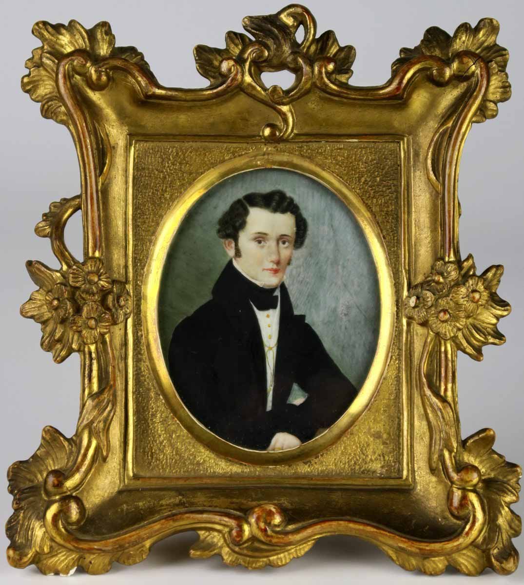 Miniatura muže v černém kabátě