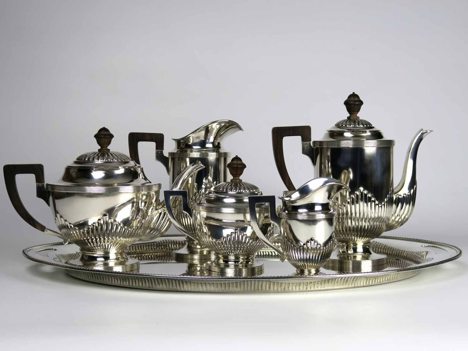 Stříbrná souprava na kávu a na čaj