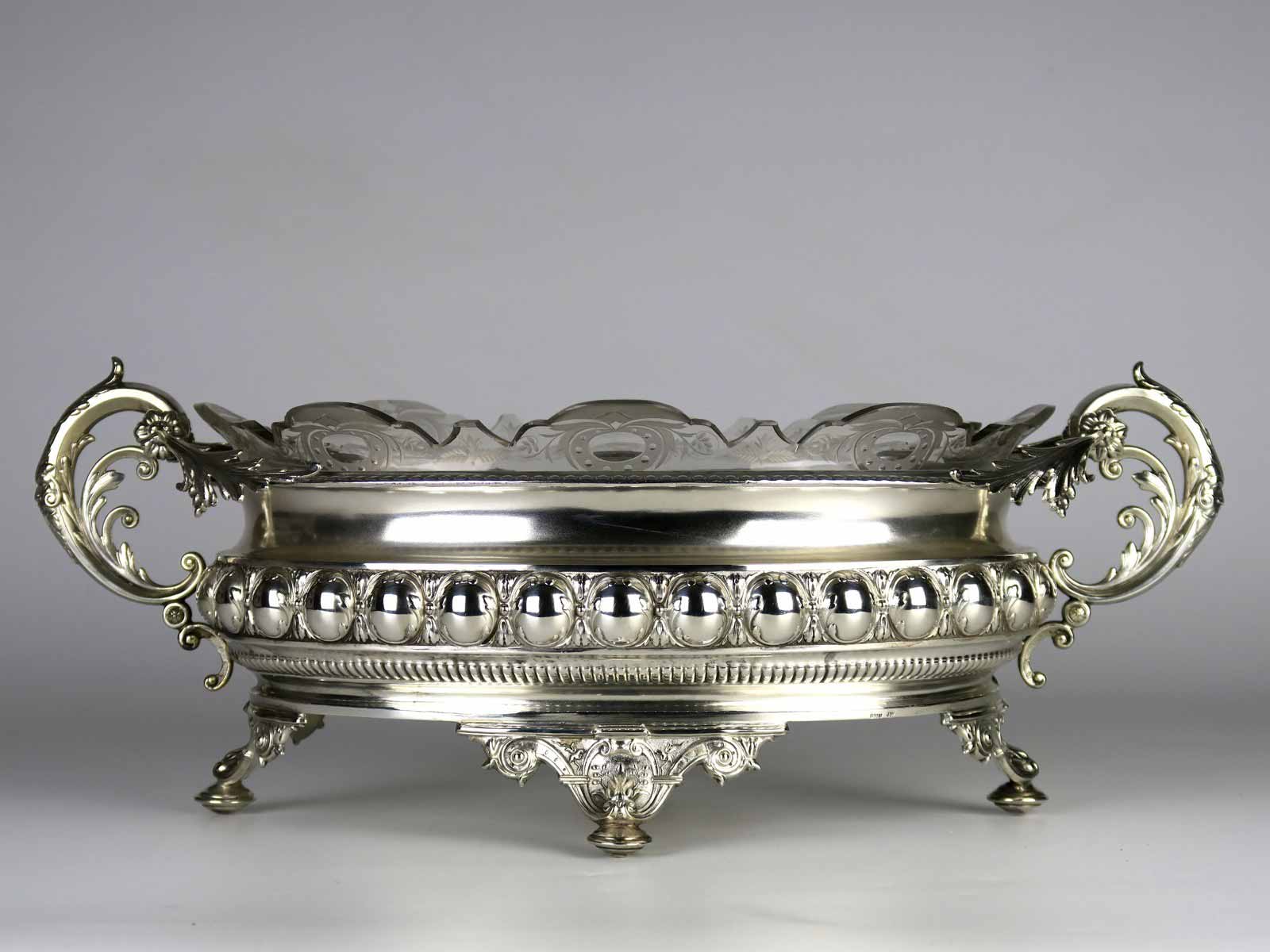 Stříbrná žardiniéra v barokním stylu