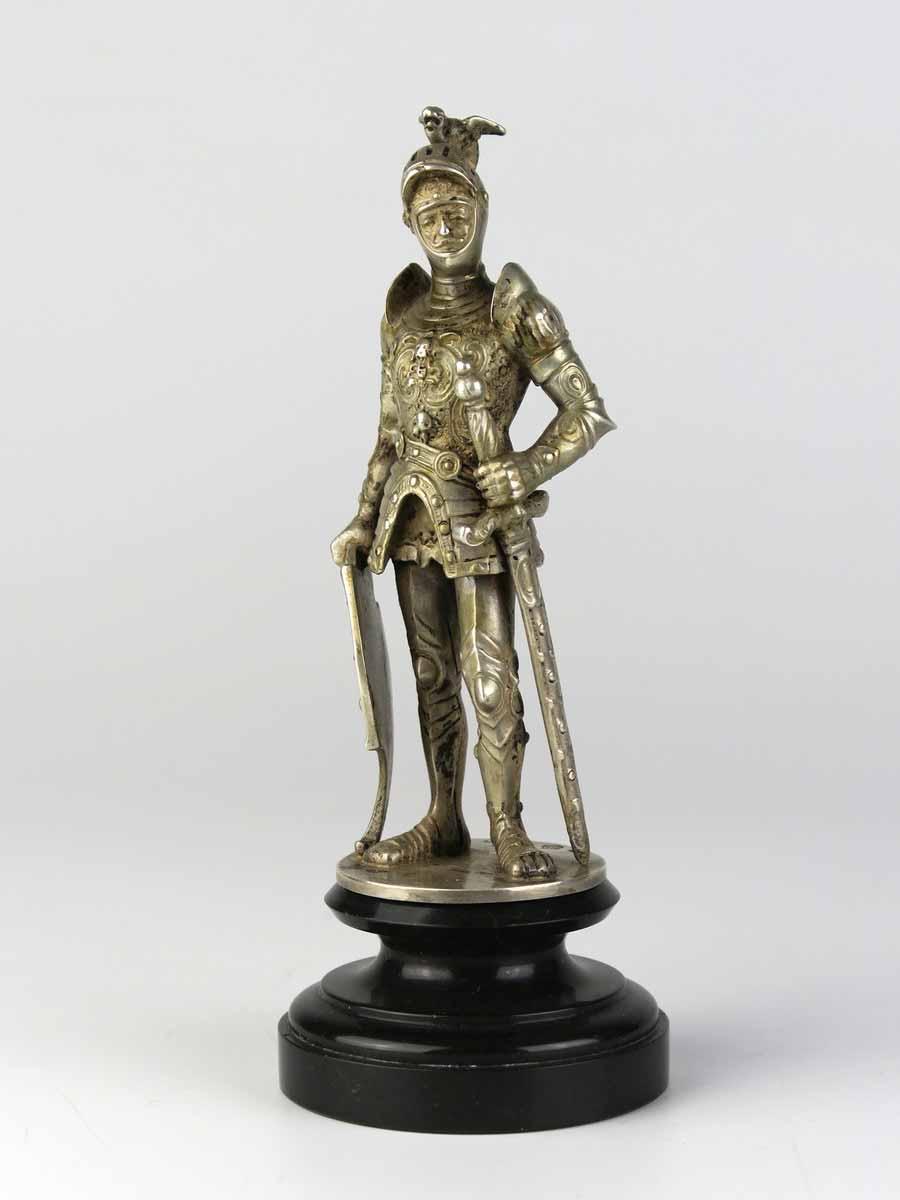 Stříbrný rytíř v renesančním stylu