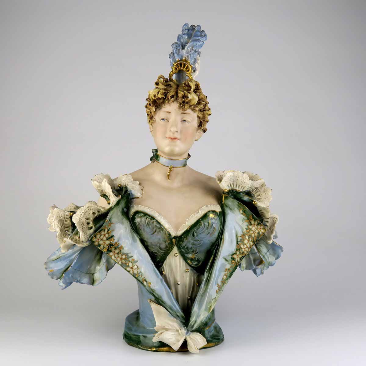 E. Stellmacher - Secesní busta dívky