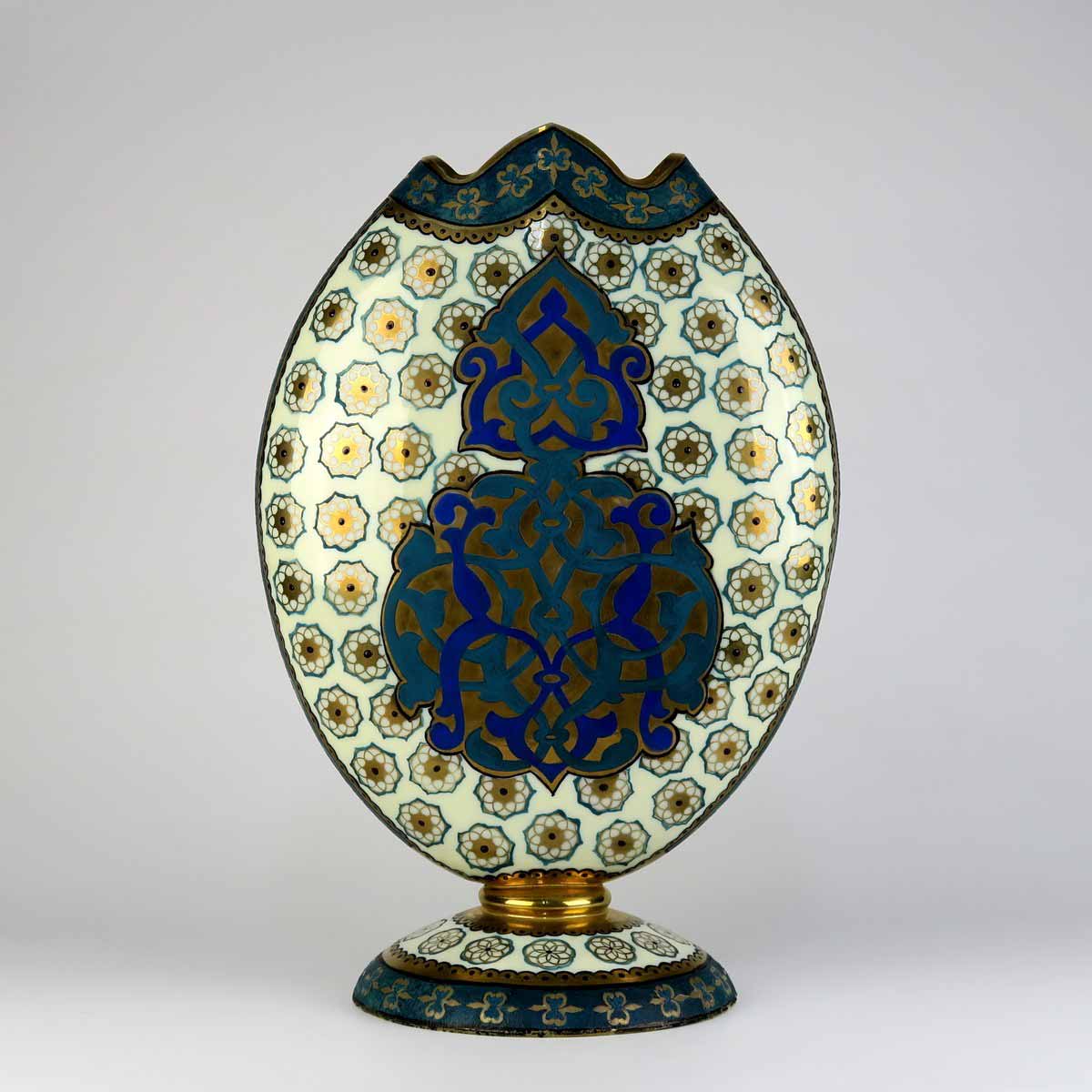 Velká váza v orientálním stylu