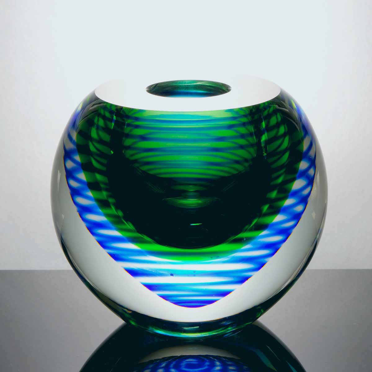 Stanislav Libenský (1921 - 2002) | Váza se zatavenou spirálou