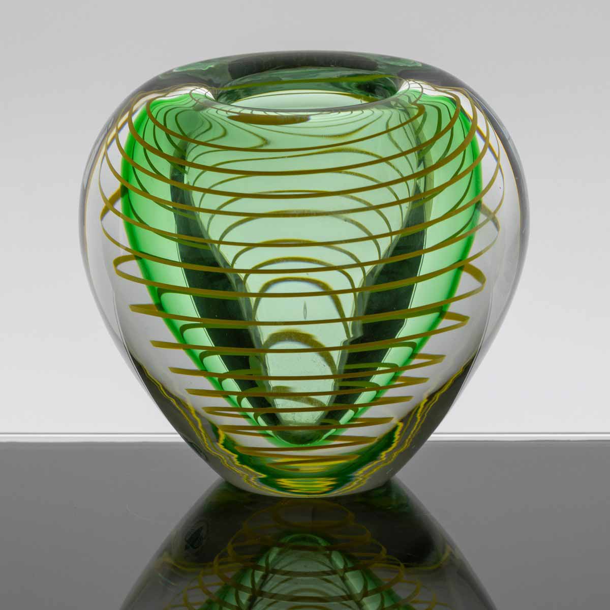 Stanislav Libenský (1921 - 2002) | Váza se zatavenou spirálou