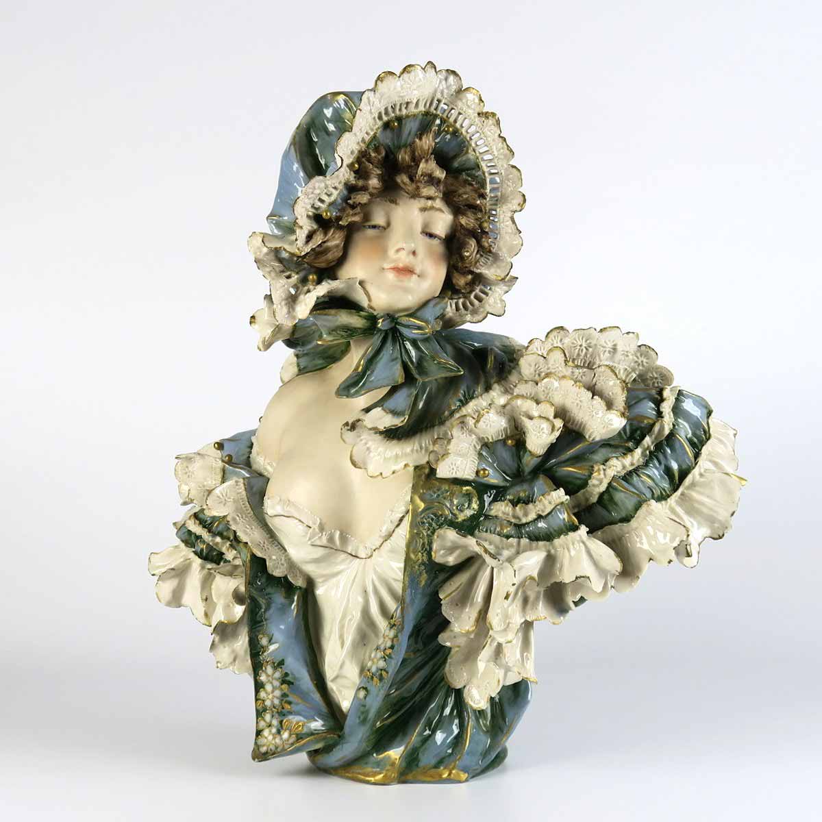 E. Stellmacher - Secesní busta dívky s mašlí