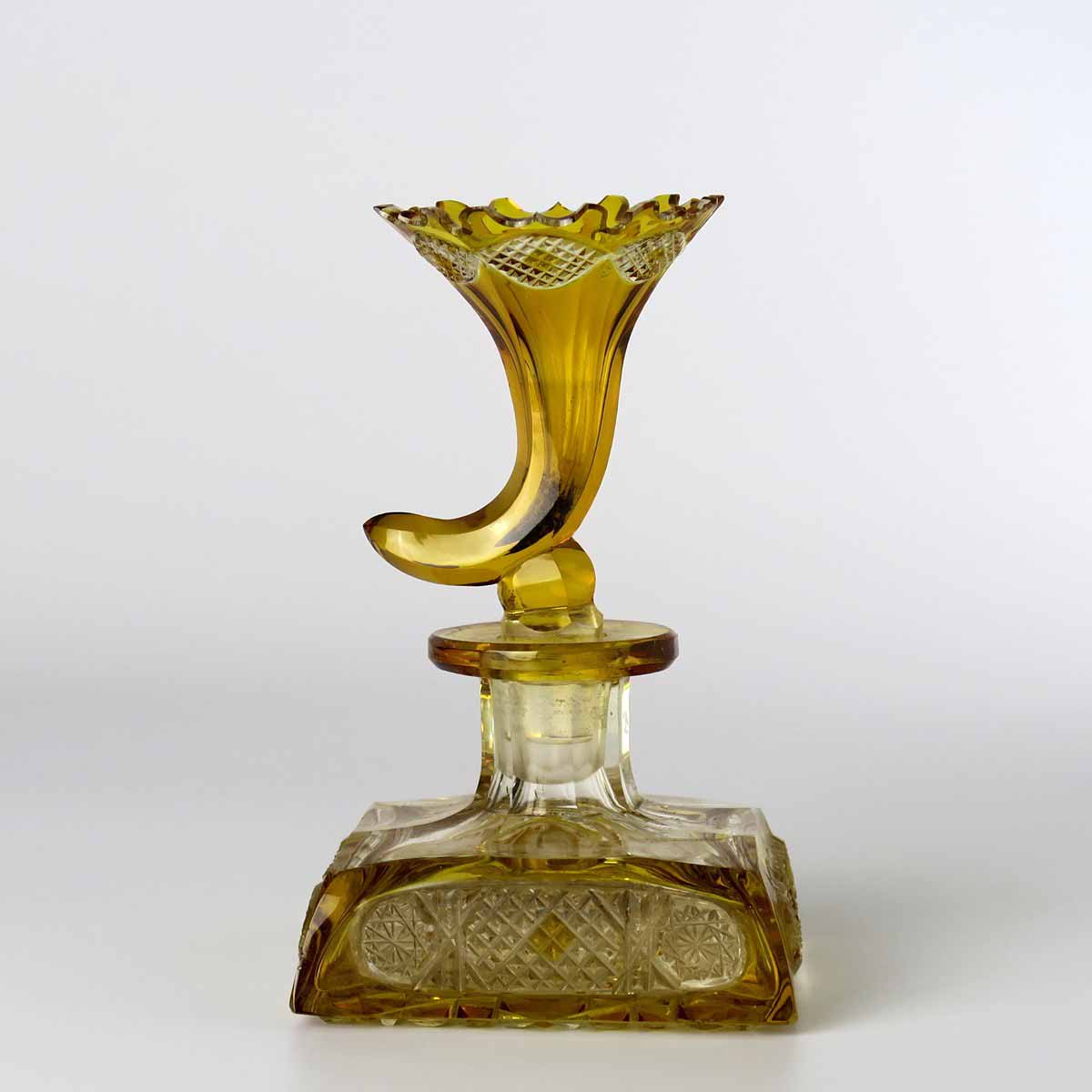 Biedermeierový flakon se zátkou