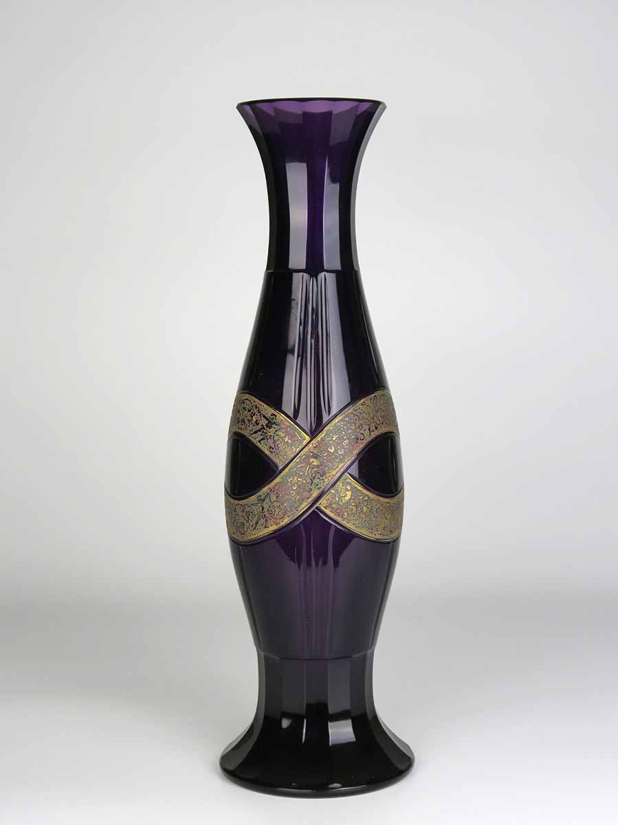 Váza s oroplastikou - Moser, Karlovy Vary