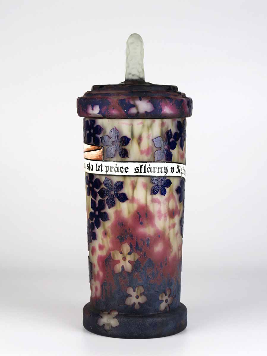 Pohár s víkem - Hrdina, Rybniště