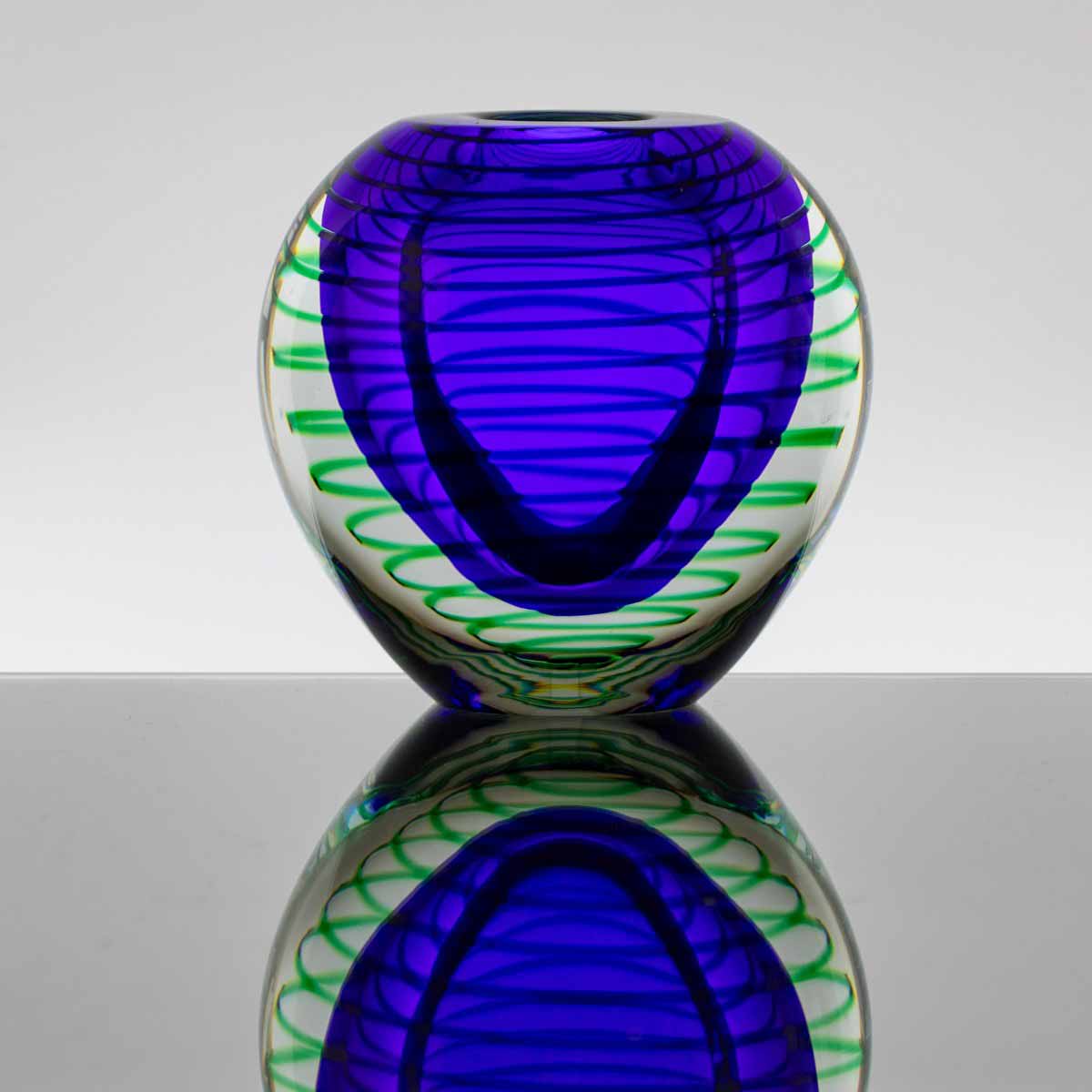 Stanislav Libenský (1921 - 2002) - Váza se zatavenou spirálou