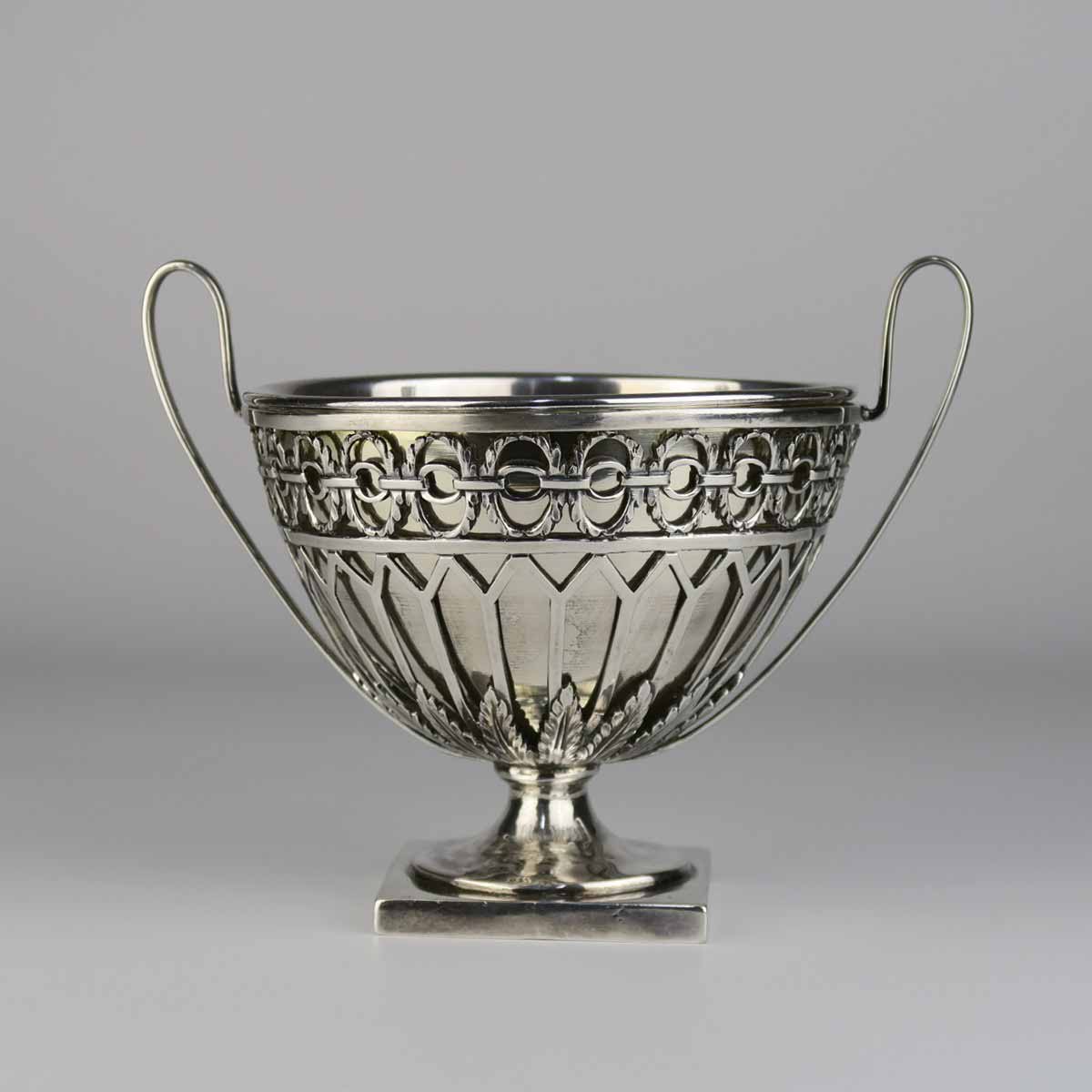 Stříbrný empírový košík na ananas