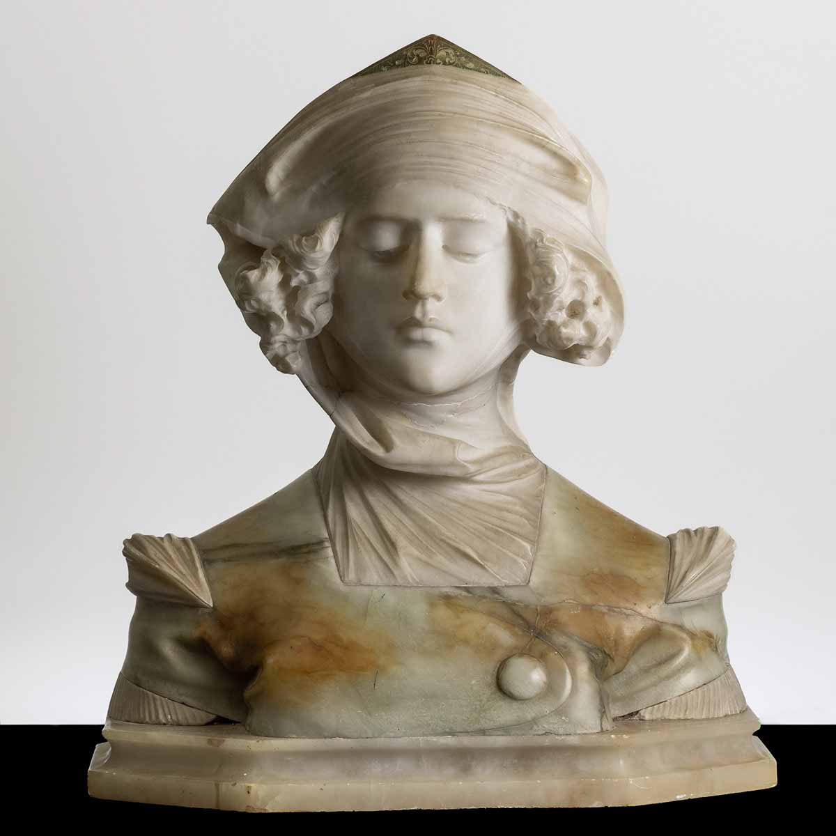 Busta dívky - mramor