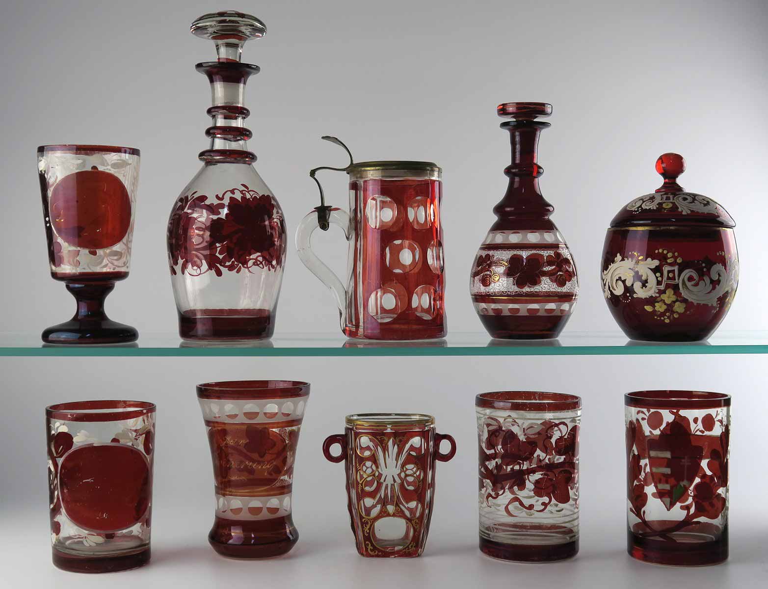 Konvolut 10 sklenic s rubínovou lazurou