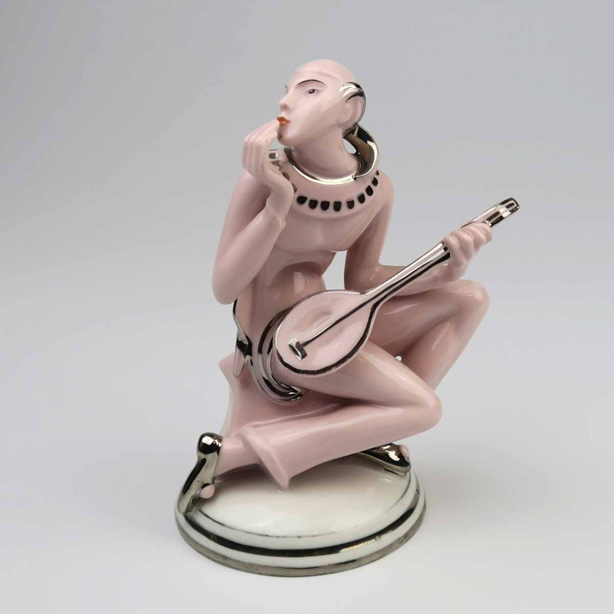 Sedící loutnistka, Slavkov