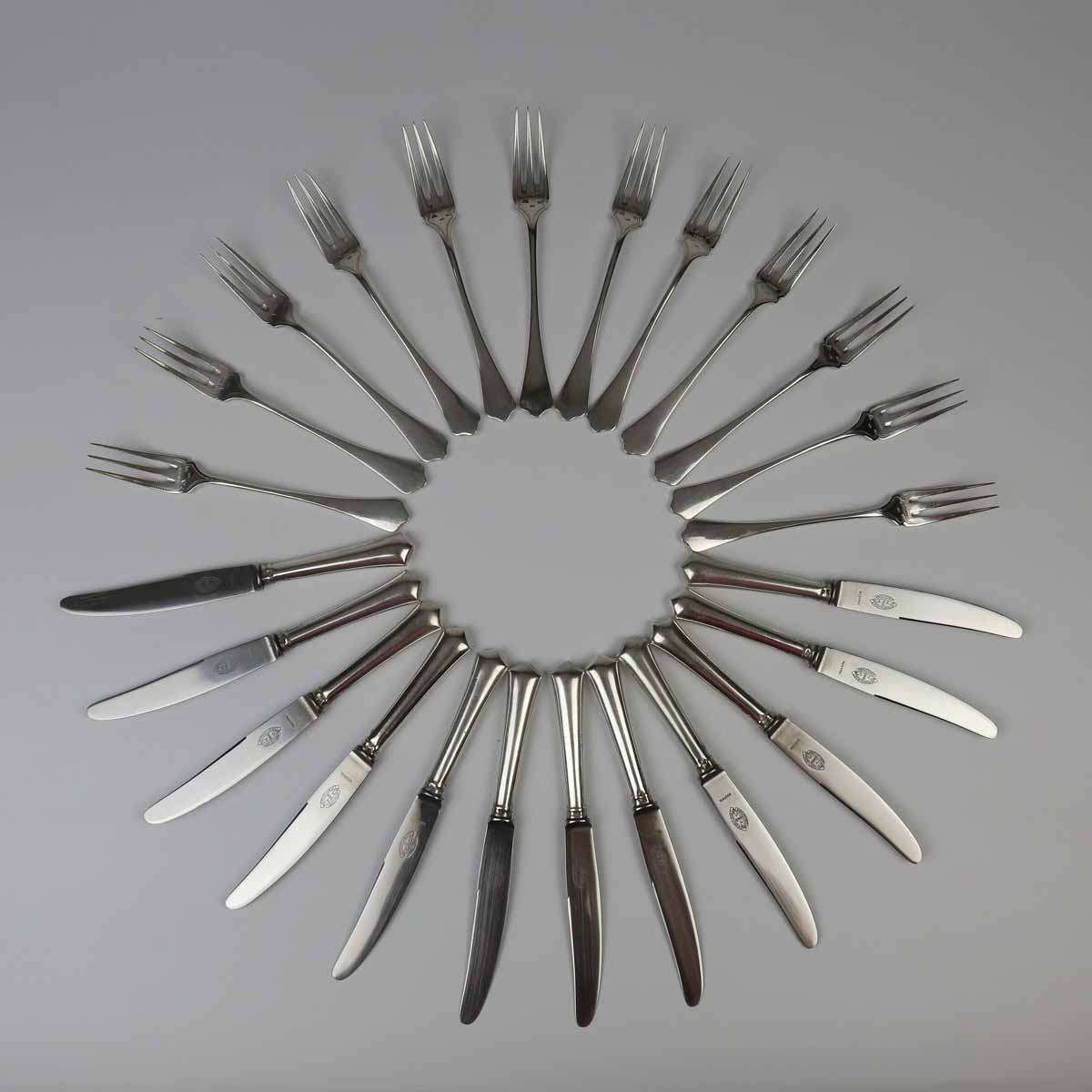 Sada 12 stříbrných příborů na ovoce