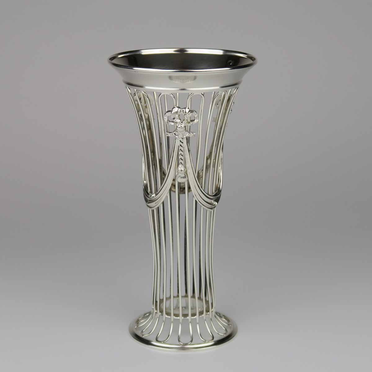 Stříbrná vázička na suché květy, Anglie