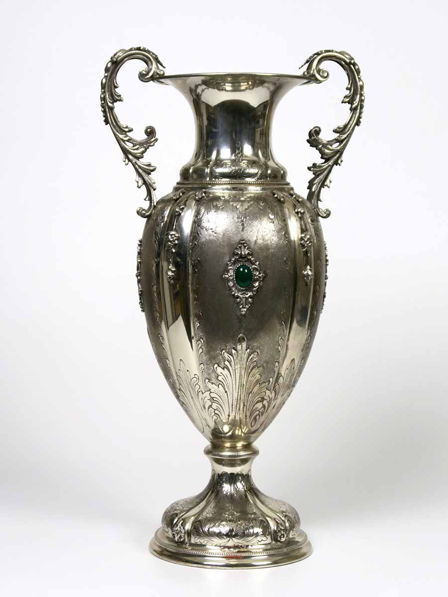 Velká stříbrná váza