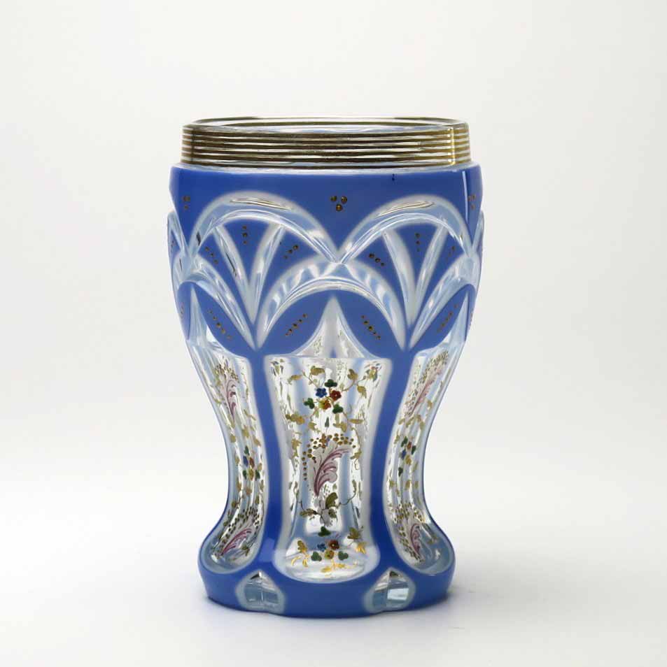 Biedermierová číška