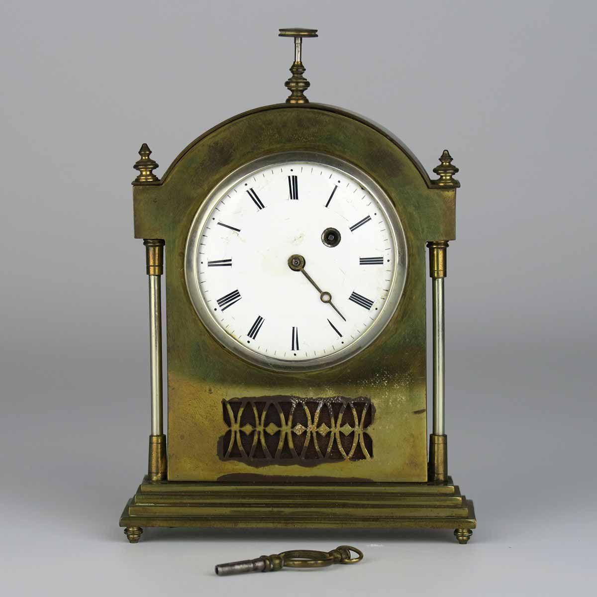 Biedermeierové stolní hodiny