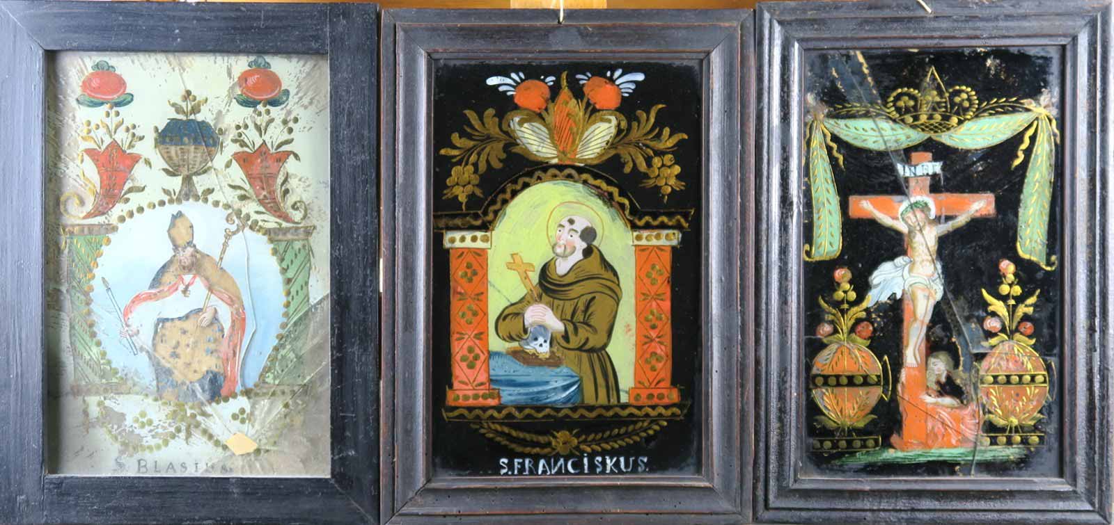3 podmalby: Sv. František, Sv. Blasius, Ukřižování