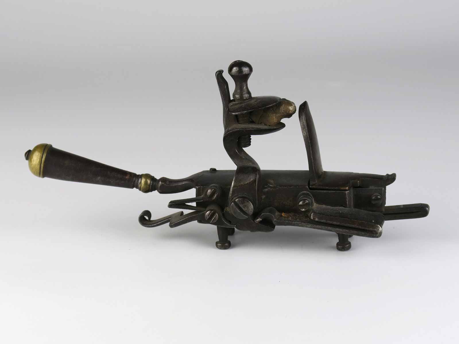 Zkušební křesadlový zámek