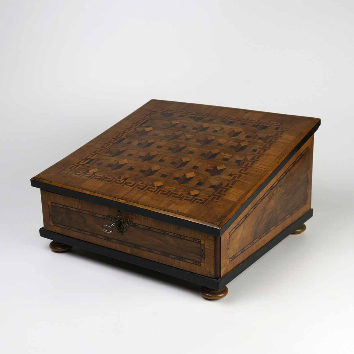 Klasicistní psací kazeta