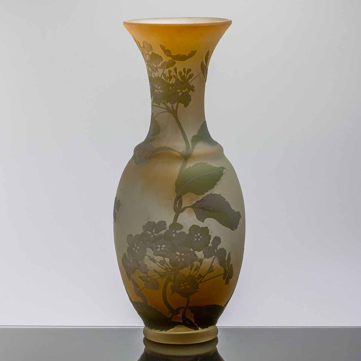 Velká váza s motivem hortenzie - Gallé