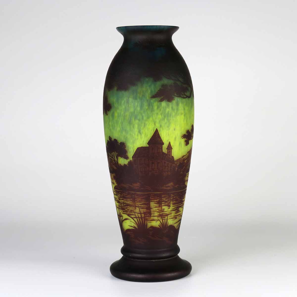 Cameo váza s motivem krajiny se zámkem - Kralik