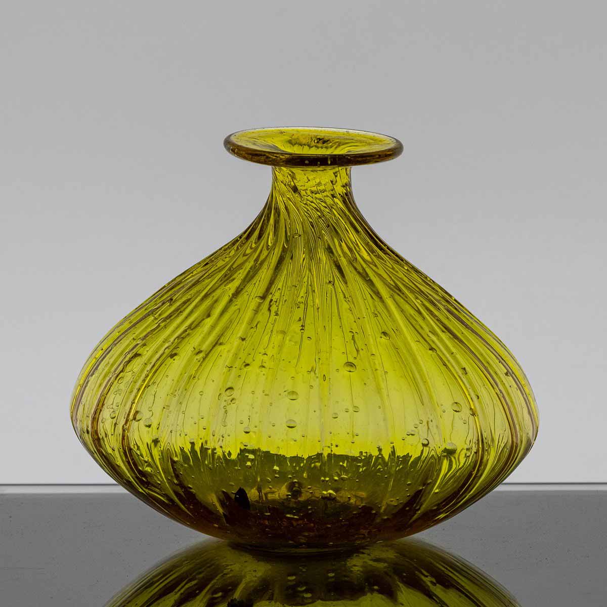 Miluše Roubíčková (1922 - 2015) - Žlutá váza