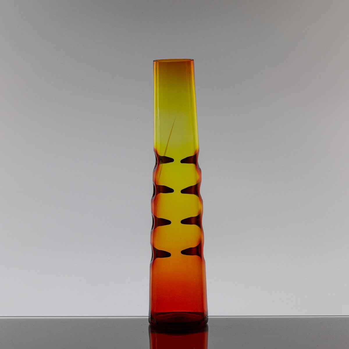 Pavel Hlava (1924 - 2003) - Váza se vpichy