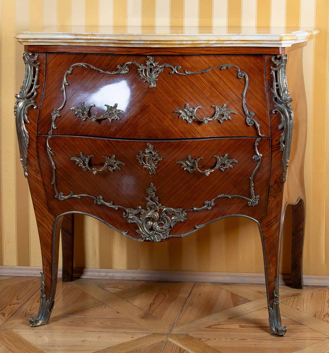 Komoda v rokokovém stylu Ludvík XV.