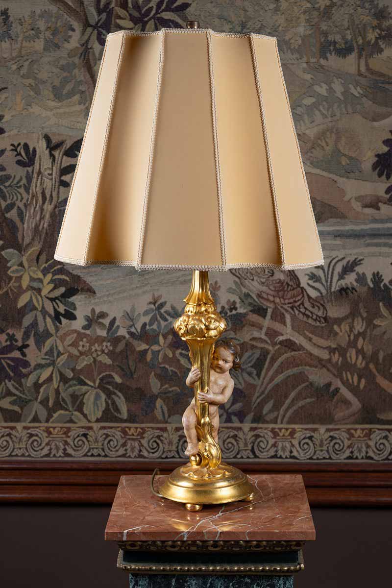 Dekorativní lampa s figurou anděla