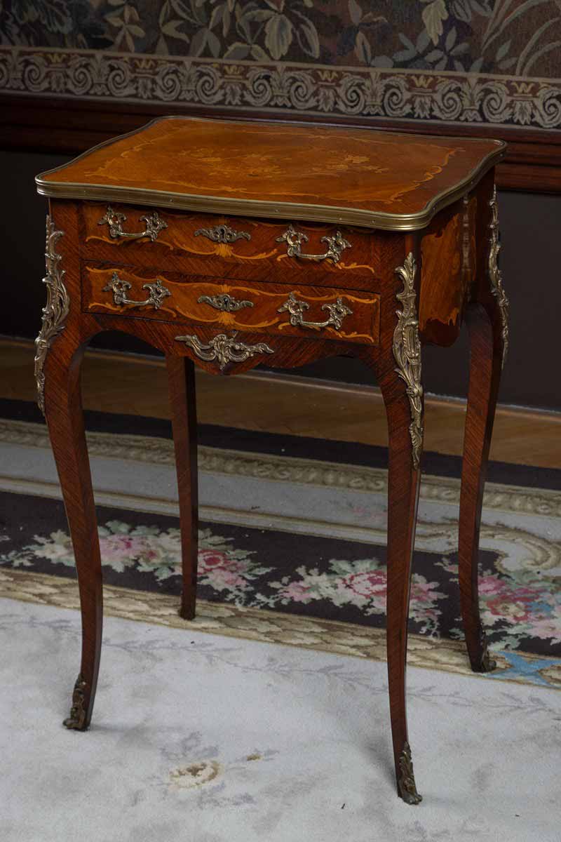 Toaletní stolek v rokokovém stylu Ludvík XV.