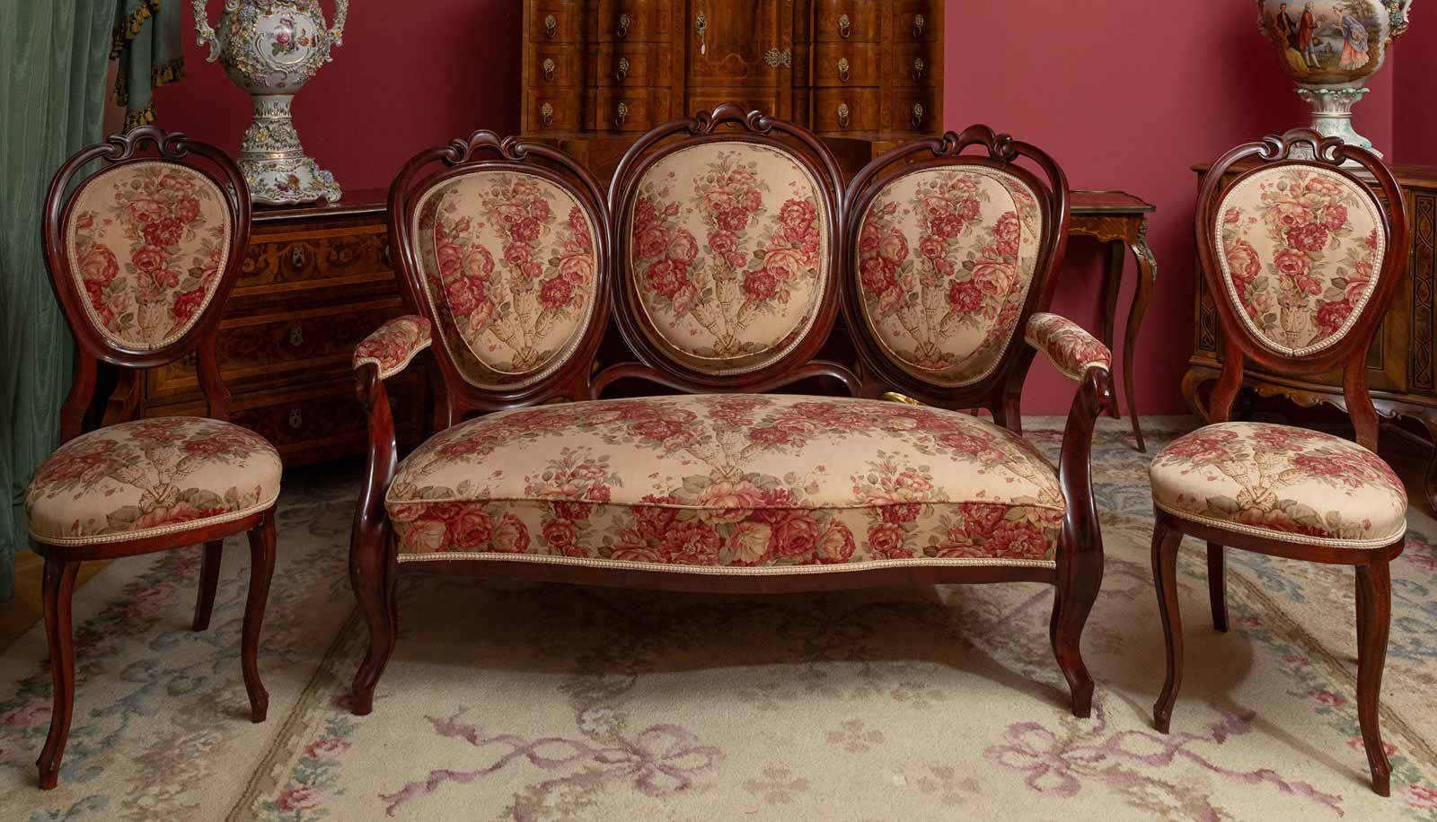 Sedací souprava v rokokovém stylu