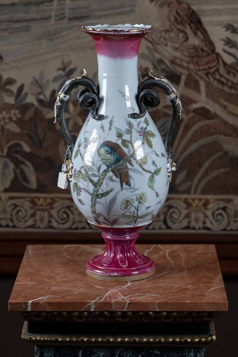 Váza se dvěma uchy