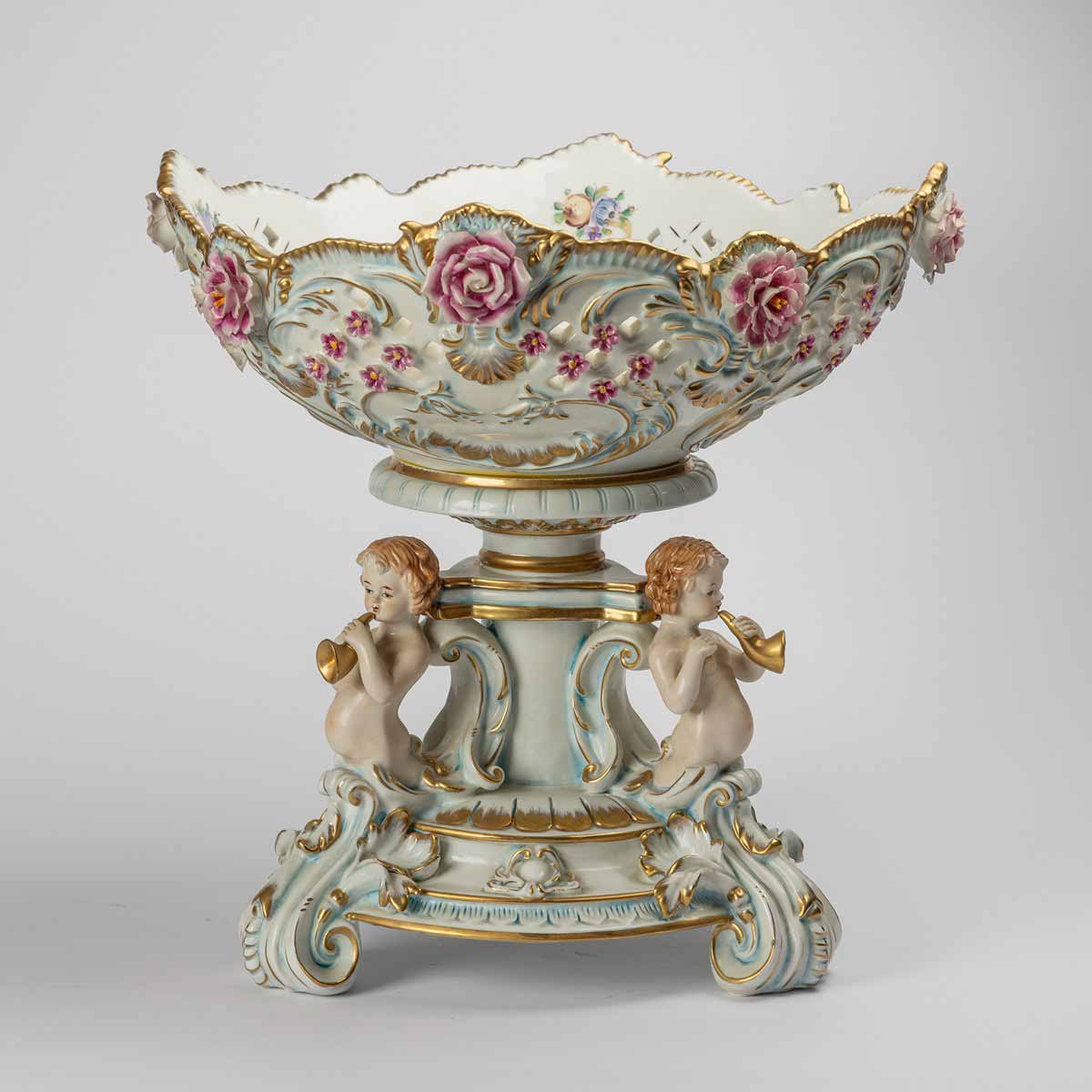 Figurální nástolec