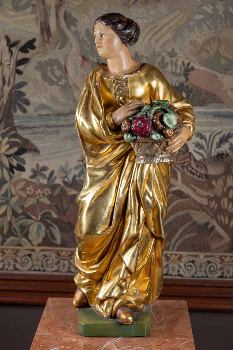 Dívka s košem květů