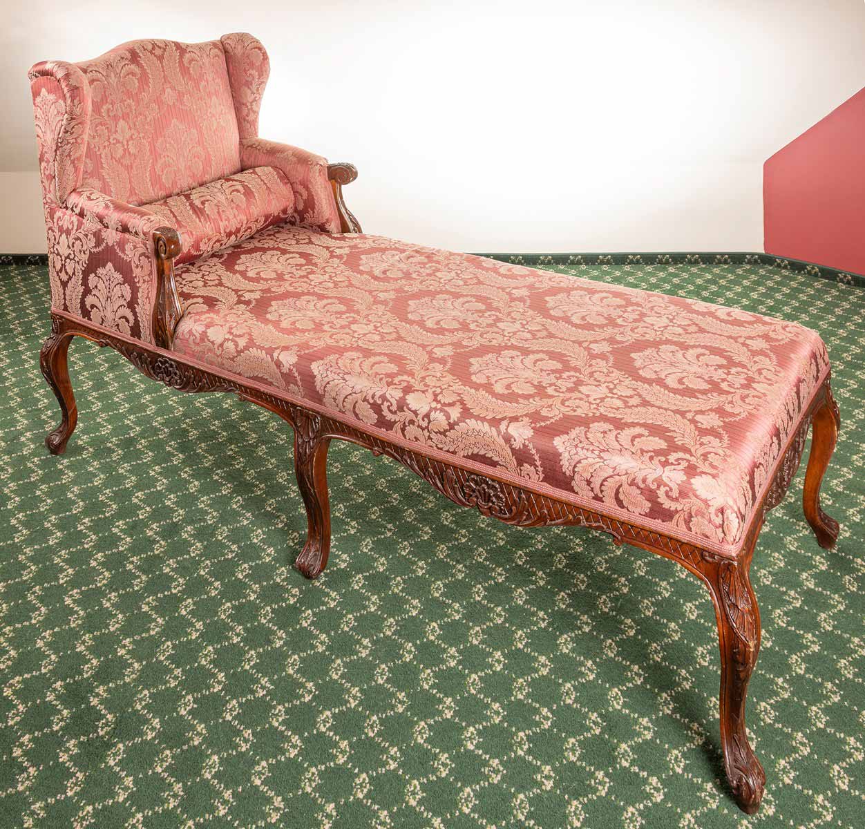 Chaise longue v rokokovém stylu