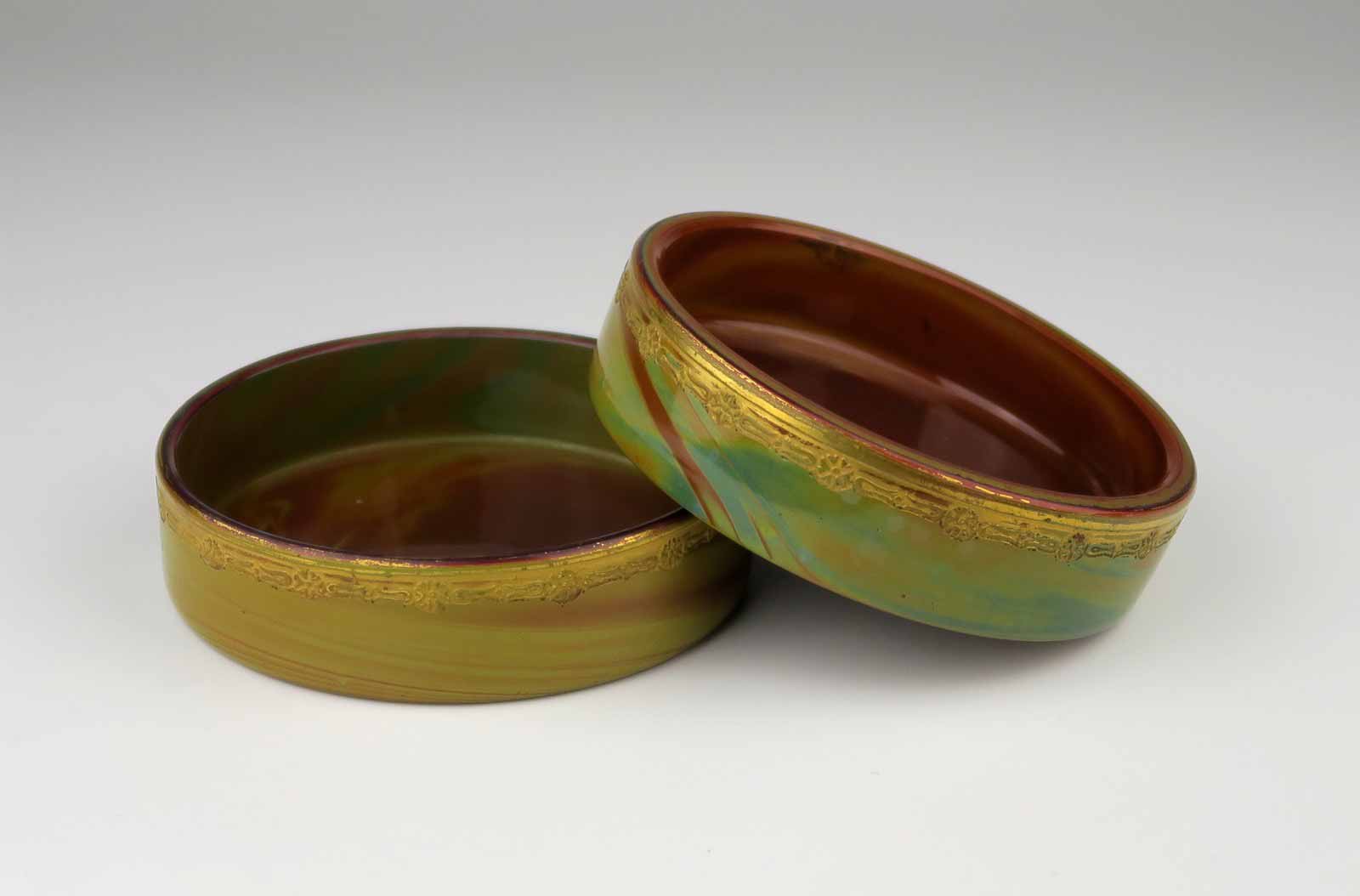 Pár lithyalinových misek