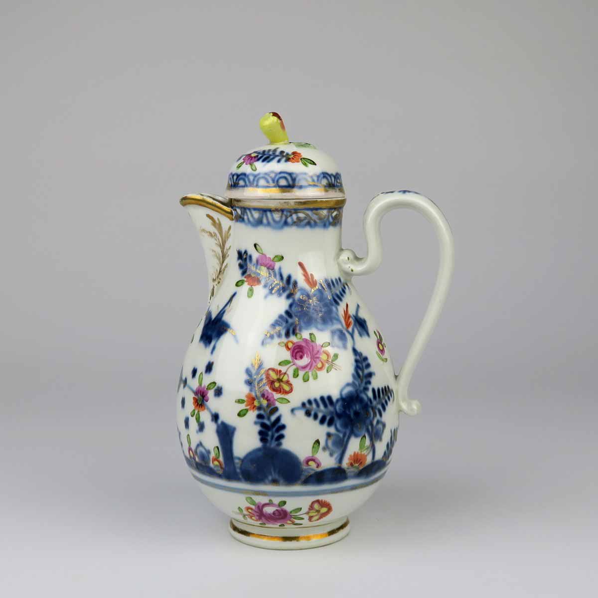 Klasicistní konvička