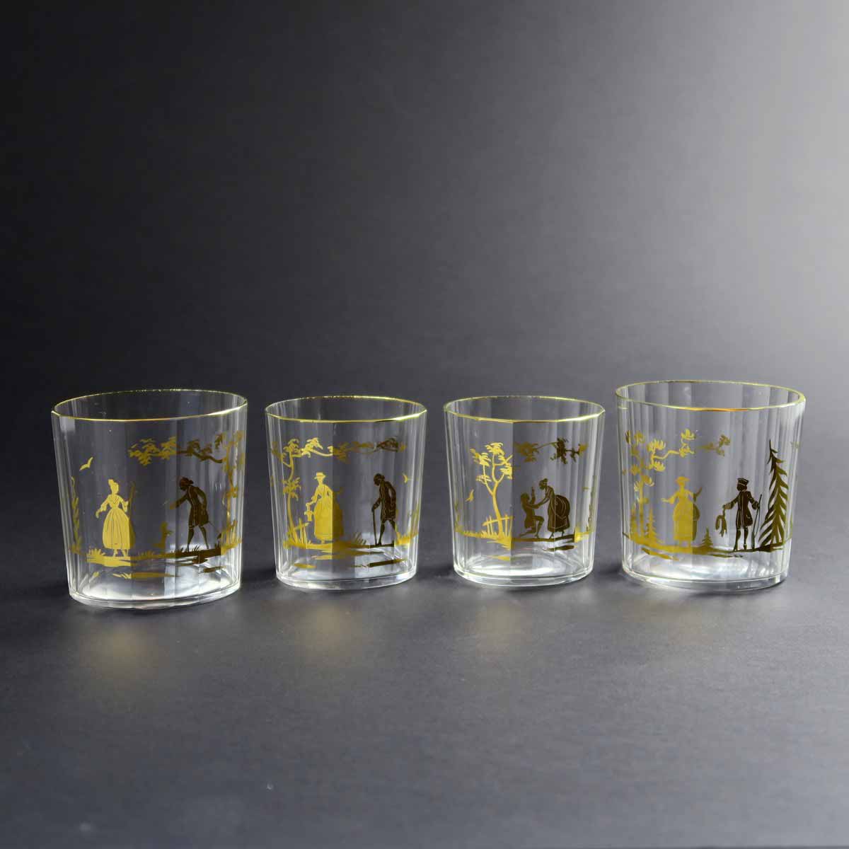 Sada 4 číšek v barokním stylu