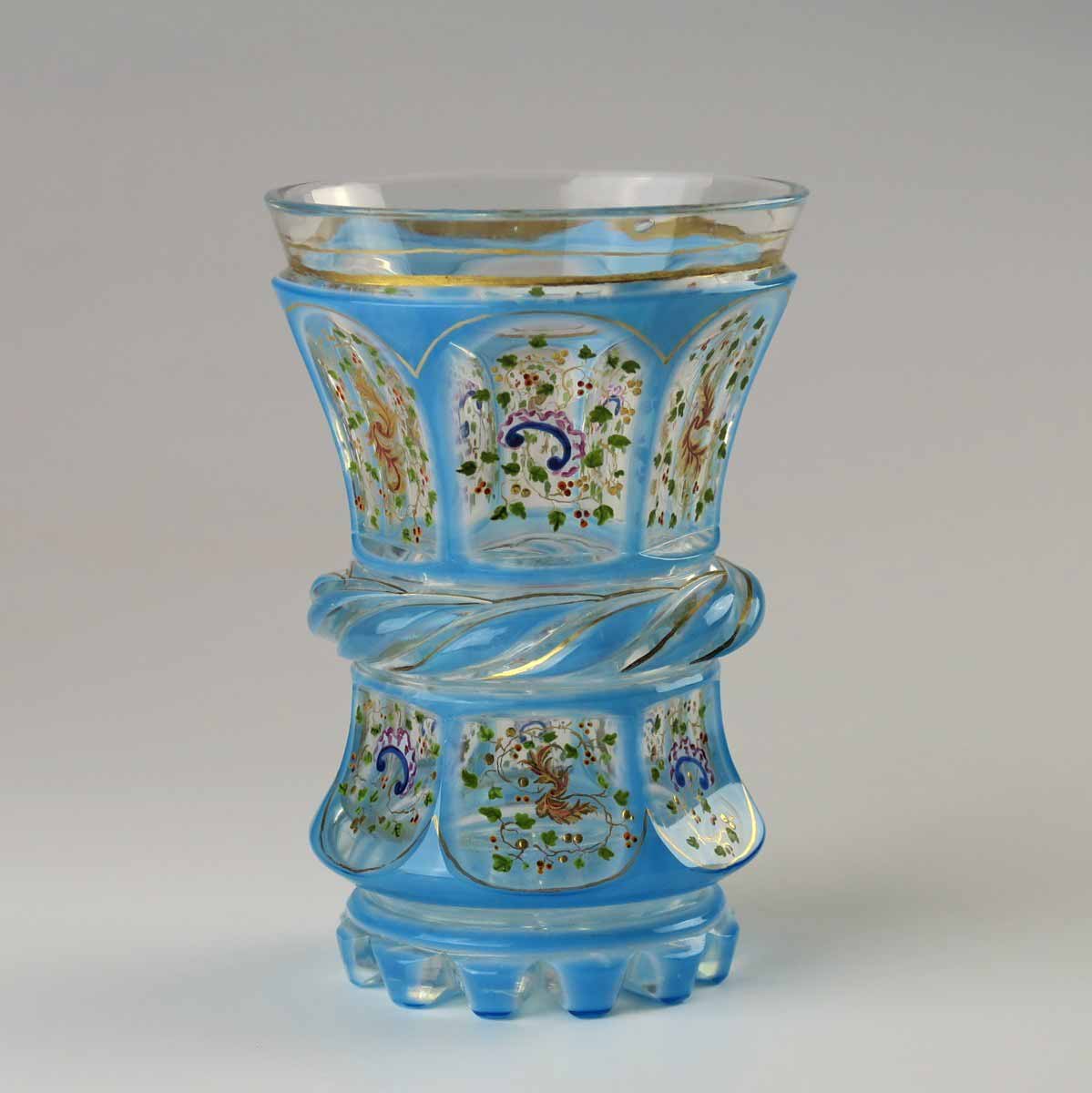 Biedermeierová číše