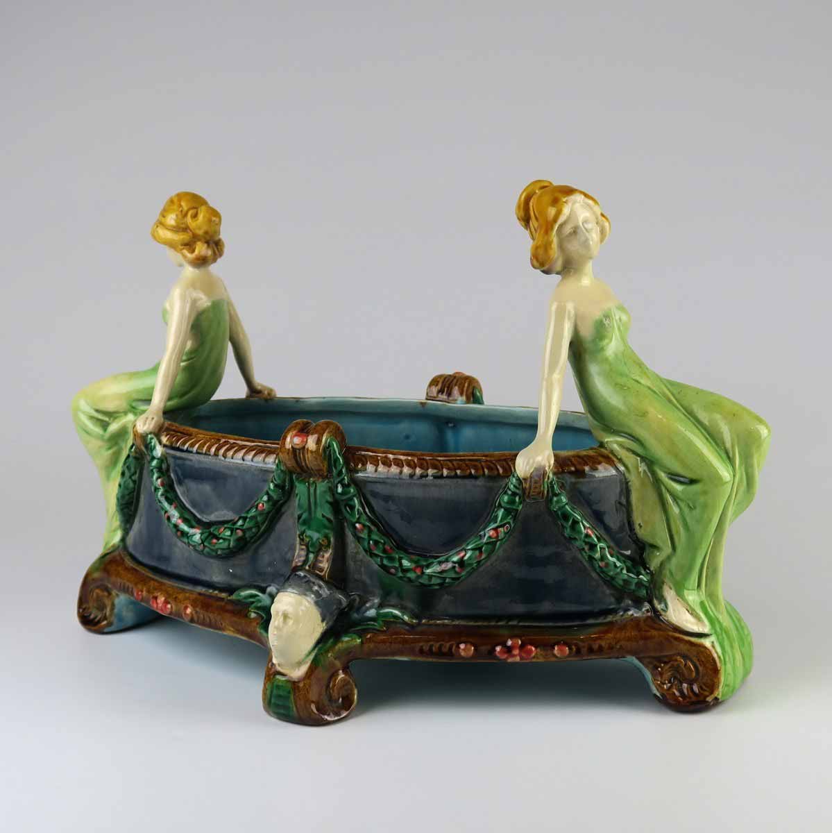 Secesní figurální žardiniéra