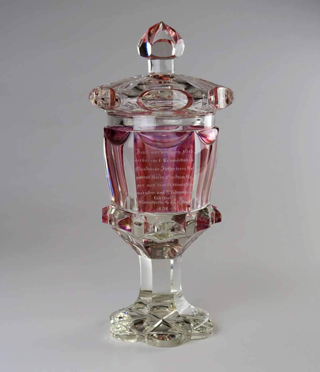 Biedermeierový pohár s víkem