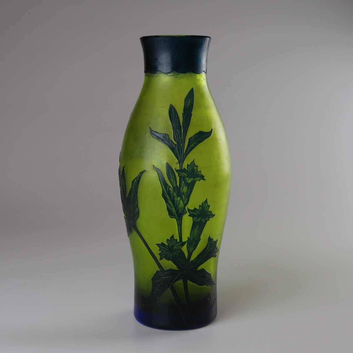 Váza s motivem hořce - Harrach