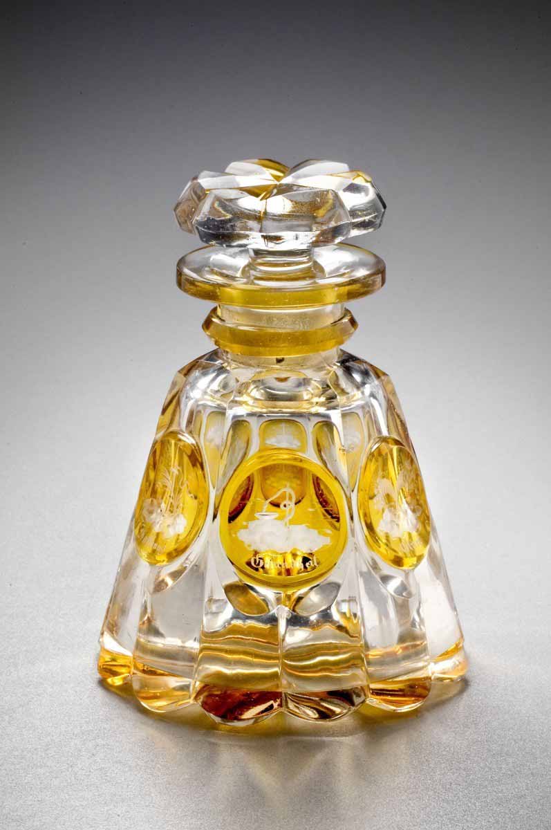 Biedermeierový flakon se zátkou