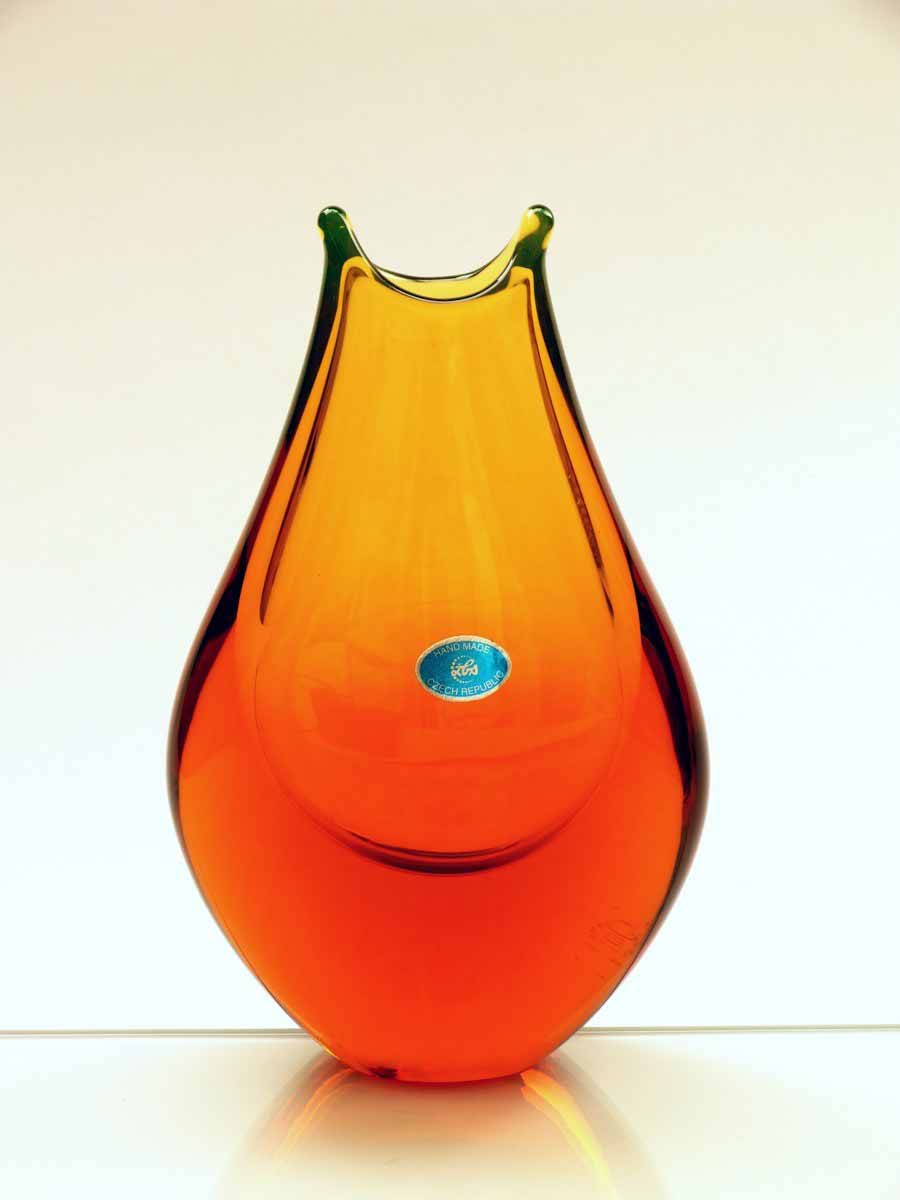 Miloslav Klinger  připsáno - Váza z uranové skla