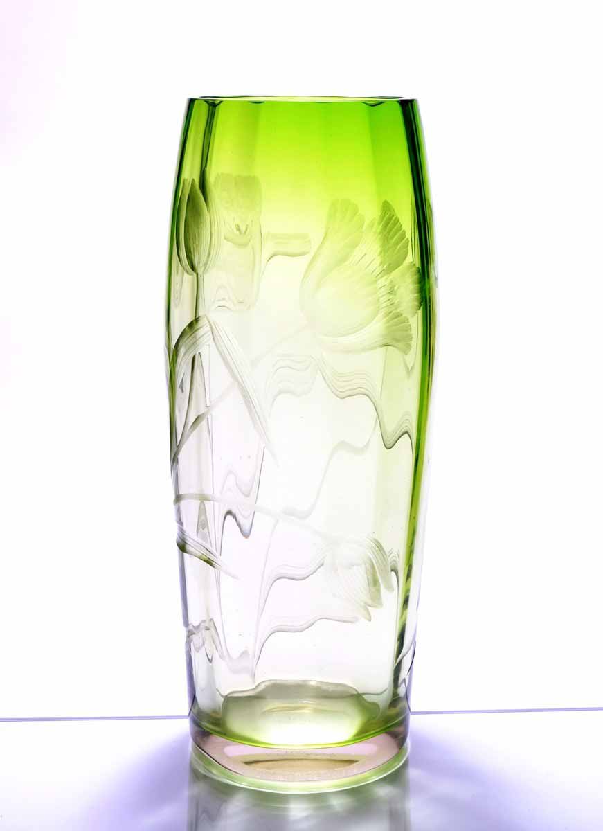 Secesní váza s motivem tulipánů