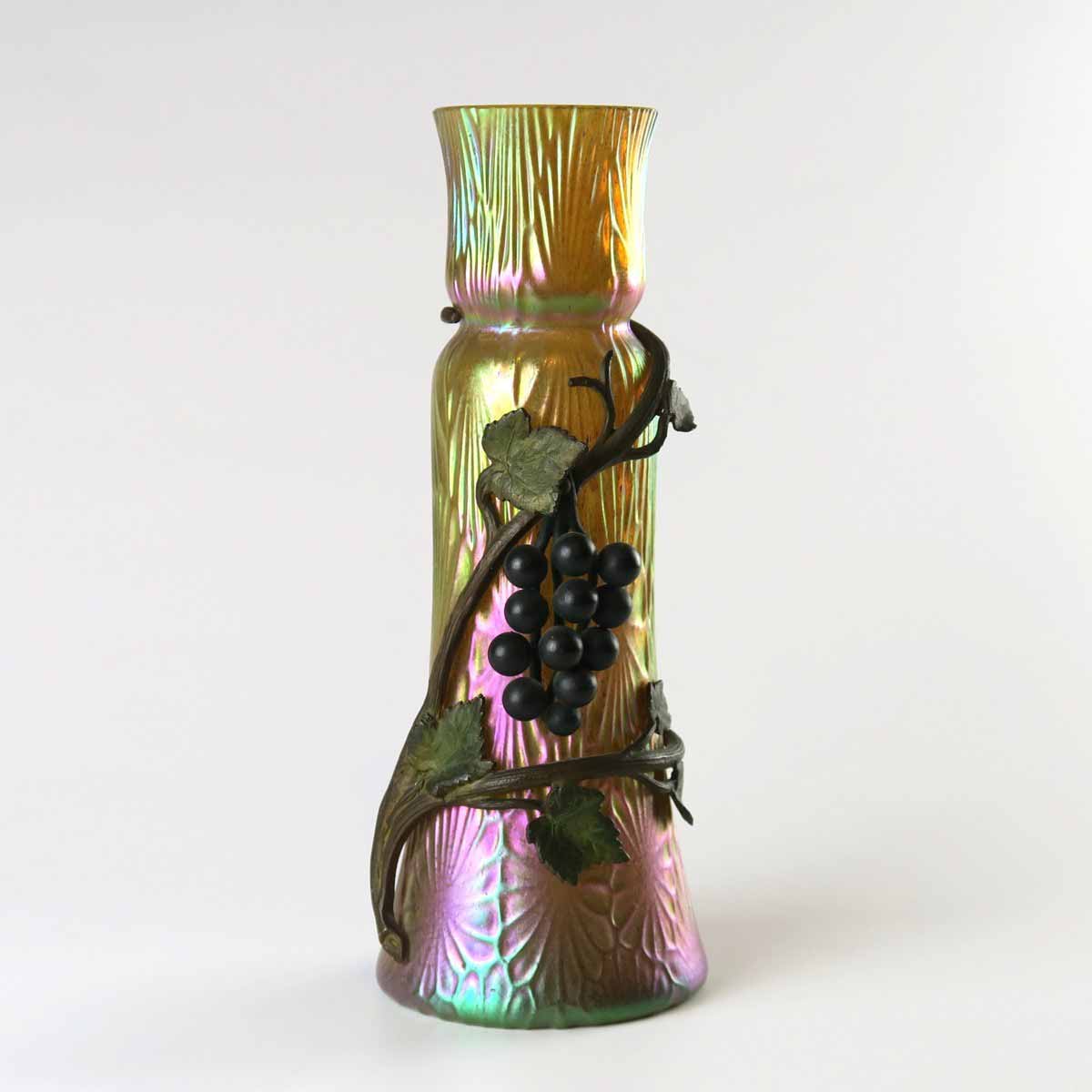 Secesní váza "Víno"