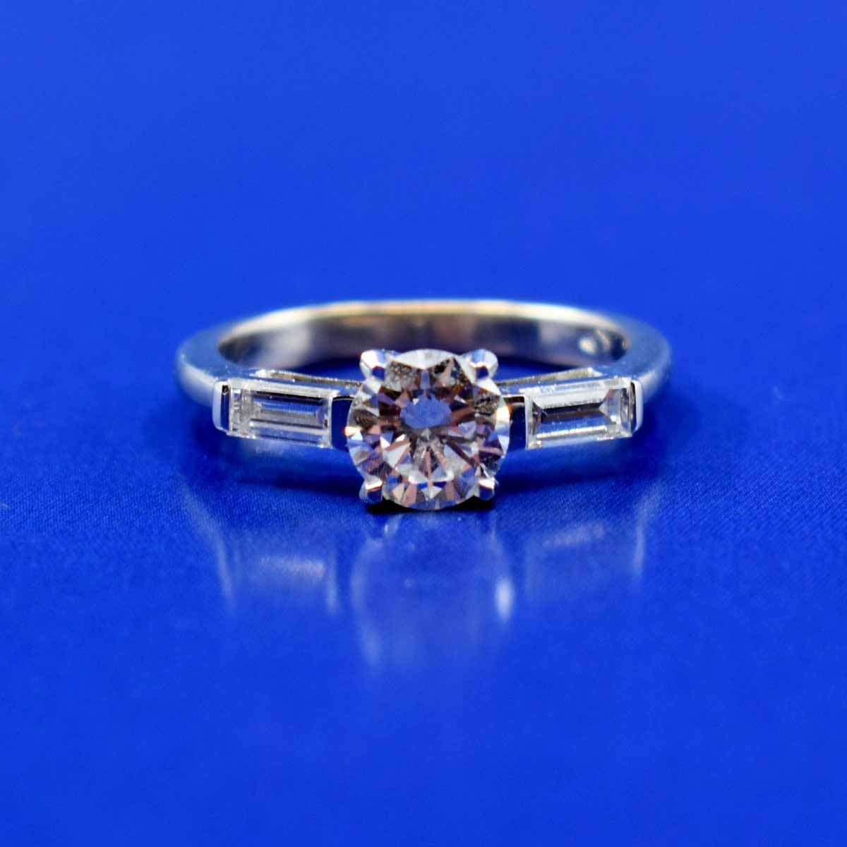 Bílozlatý prsten s briliantem 0,95 ct